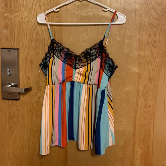 Crop top - Picture 1 of 3